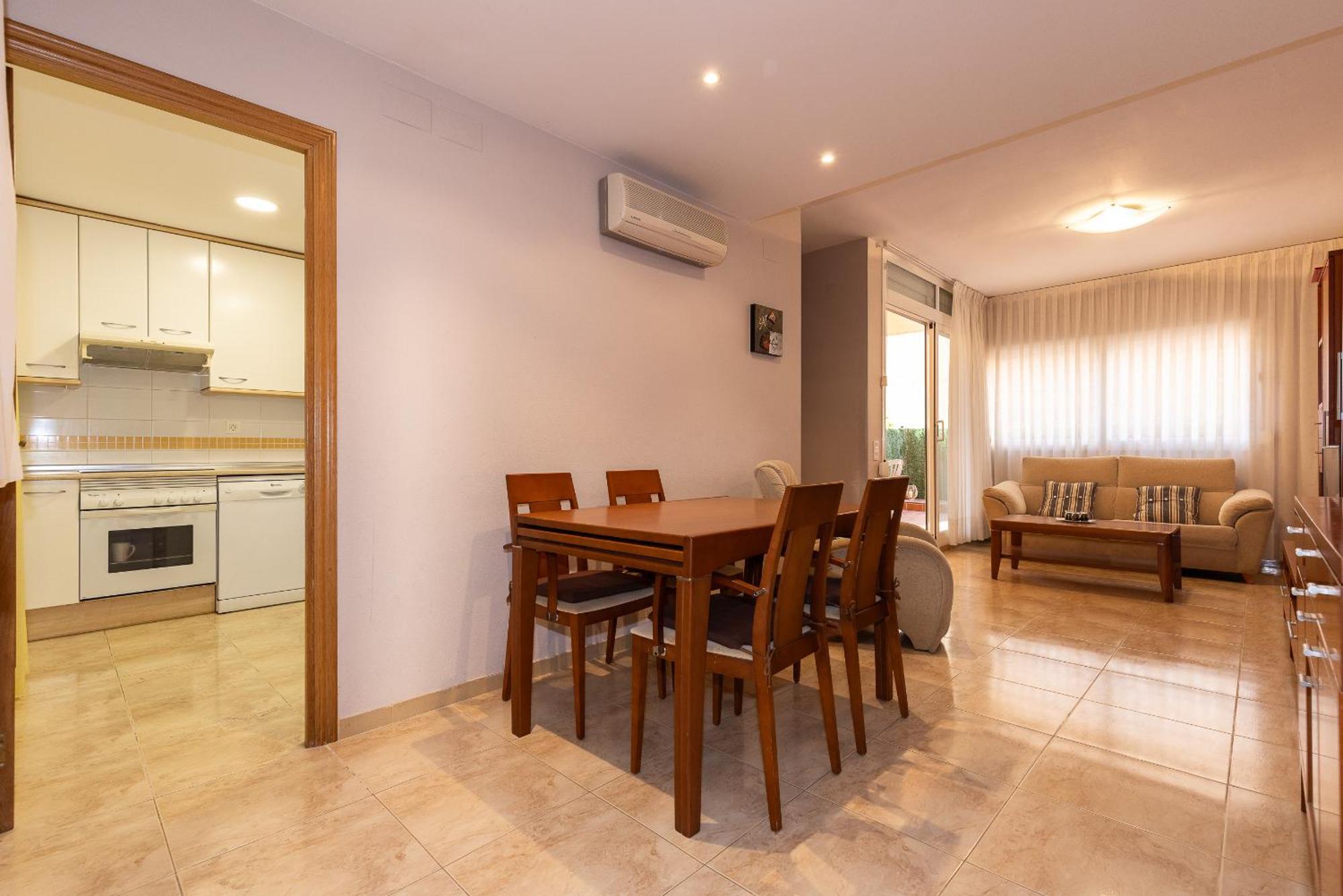 Uhc Golden Pineda Apartments La Pineda Bilik gambar