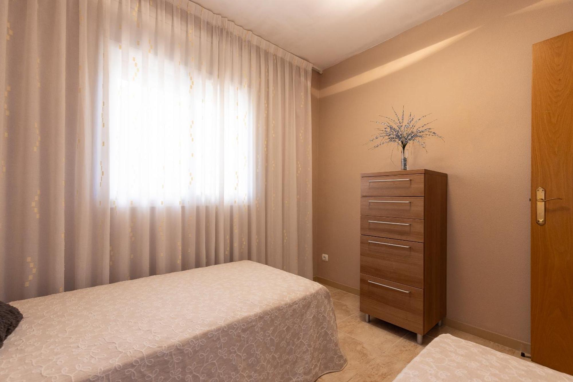 Uhc Golden Pineda Apartments La Pineda Bilik gambar