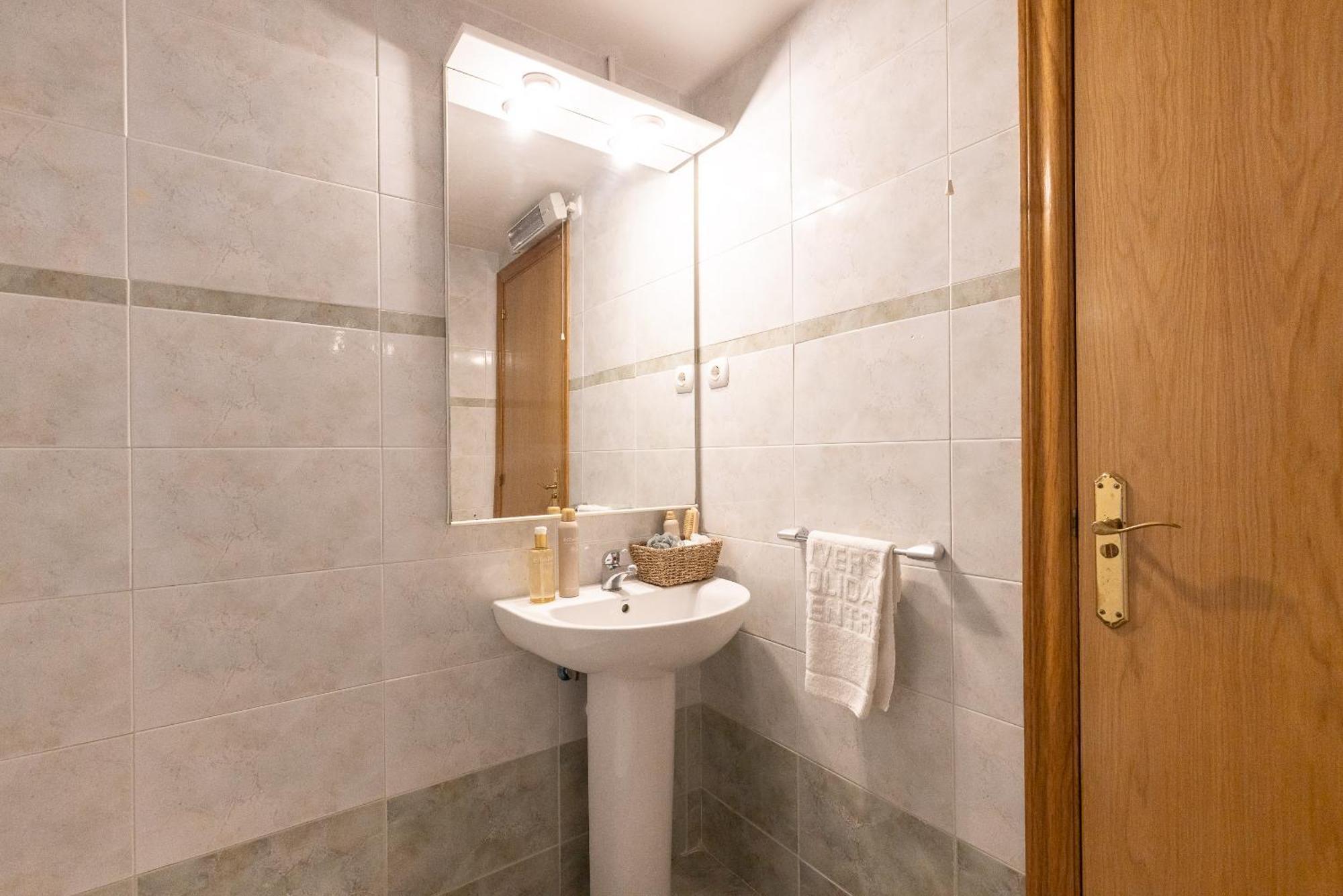 Uhc Golden Pineda Apartments La Pineda Bilik gambar